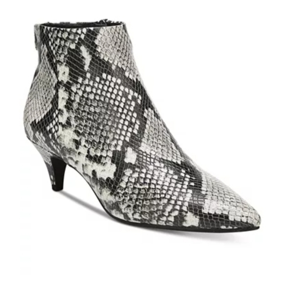 Circus by Sam Edelman

Kirby Booties - Picture 3 of 3